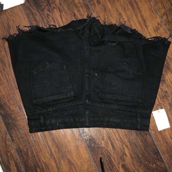 Shorts - Picture 4 of 4